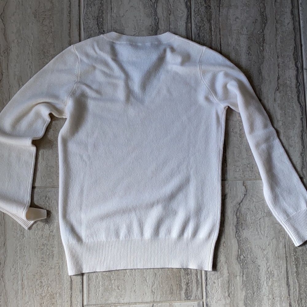 NWT Neiman Marcus Cashmere V-Neck Sweater - Picture 4 of 4